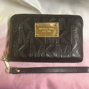 Michael Kors Black Wallet w/ wristlet strap